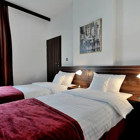 Centrum 3*